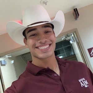 Meet your Posher, Zachary